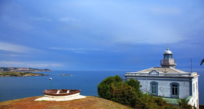 Candas lighthouse
