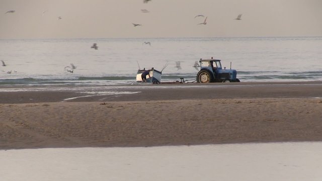 tracter une barque de p&ecirc;che