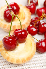 tart with cherries