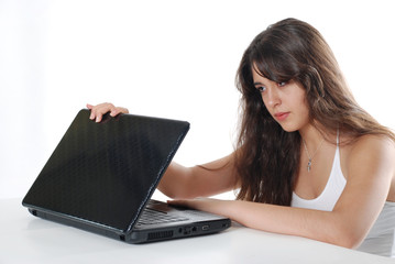 Naklejka premium Laptop başında güzel kız 1