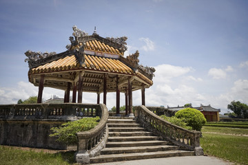 Fototapeta na wymiar antico edificio nella cittadella imperiale di Huè in vietnam