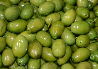 Grüne Oliven