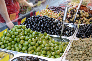 Oliven und Kapern
