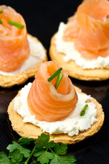 tartine al salmone