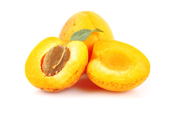Fototapeta na wymiar Apricots on white