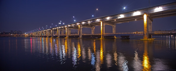 Fototapeta na wymiar Beautiful bridge in South Korea