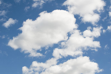 Naklejka premium Beautiful summer clouds - blue sky