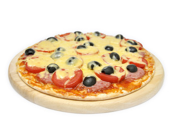 Pizza with tomatoes, sausage and olives