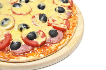 Pizza with tomatoes, sausage and olives
