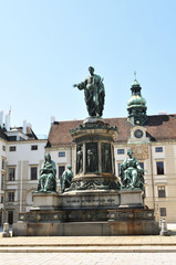 Obraz premium Statue in the historical center of Vienna, Austria