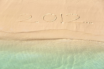 2012, écrit sur le sable