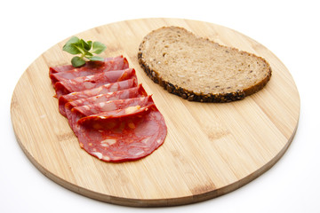 Spanische Salami mit Brot