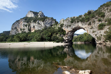 Fototapeta na wymiar Pont d'arc arch on Ardeche river
