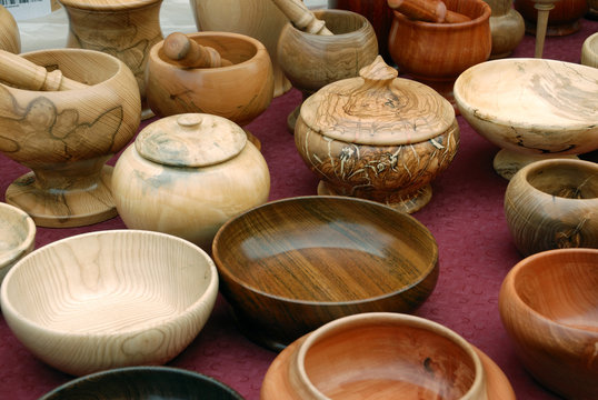 recipienti in legno fabbricati a mano