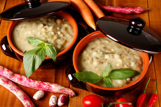 Minestra vegetale calda