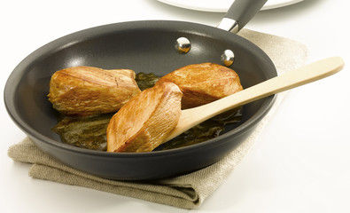 Chicken an a non stick pan
