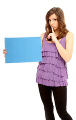 Mädchen mit Werbetafel