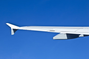 Fototapeta na wymiar fragment skrzydła samolotu