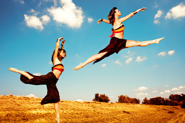 dance in field © Coka