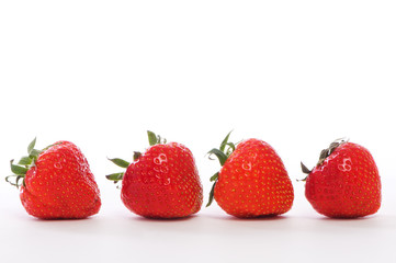 Vier Erdbeeren