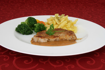 Kalbsfleisch mit Spätzle und Gemüse