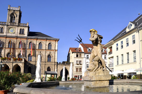 Weimar Rathaus Markt mit Neptunbrunnen