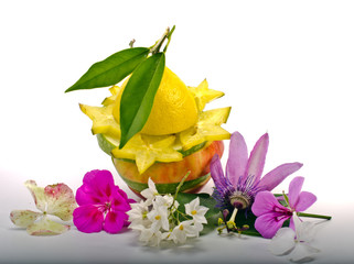 Fruit composition with flowers