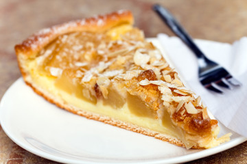 Altdeutscher Apfelkuchen(mit Mandeln,Rosinen)