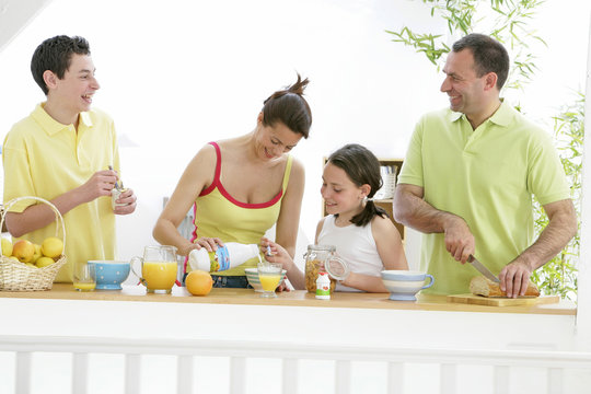 Petit d&eacute;jeuner familial