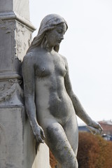 Fototapeta na wymiar Statue du Jardin du Luxembourg à Paris