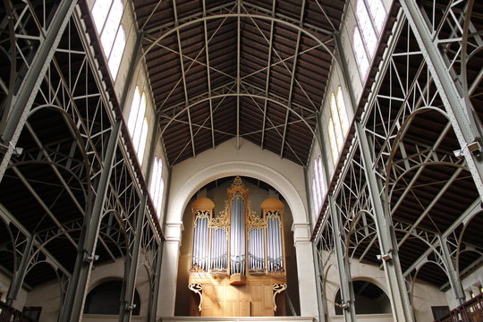 Orgue de l'église Notre-Dame-du-Travail à Paris