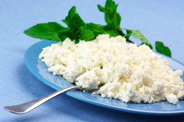 Cottage cheese with mint