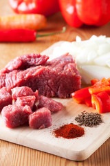 Zutaten für ein ungarisches Gulasch