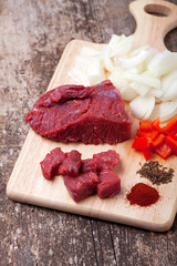 Zutaten für ein ungarisches Gulasch