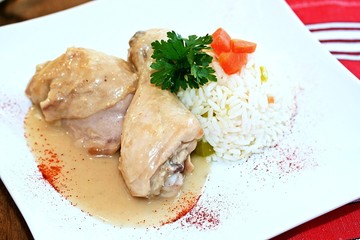 Hähnchen in Weißweinsoße