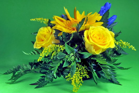 Beautiful bouquet on green background