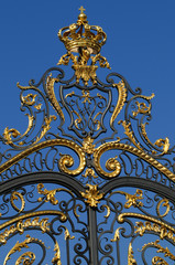 Fototapeta na wymiar starożytny brama ze złota