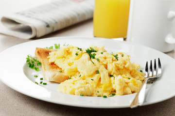 Rührei mit Schnittlauch