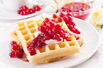 WAffeln mit Johannisbeeren