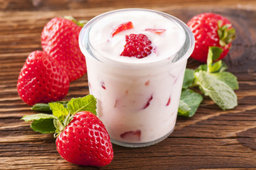 Strawberry yoghurt