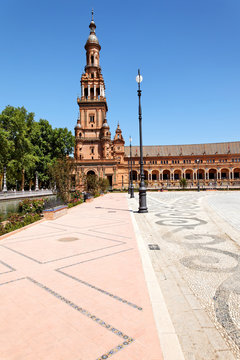 Nordturm auf Plaza de Espana, Sevilla, Spanien