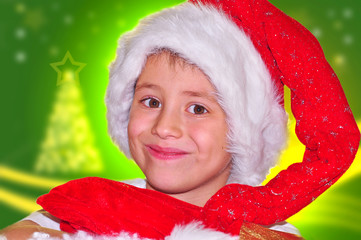 Kind im Weihnachtsmannkostüm