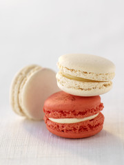Macarons au chocolat blanc et rose-litchi 