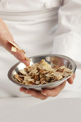 Morceaux de chocolat blanc marbré