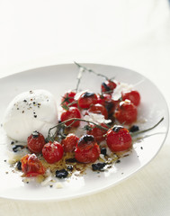 Tomates cerises poêlées au vinaigre balsamique et mozzarella