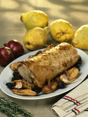 Rôti de porc aux coings et aux pruneaux