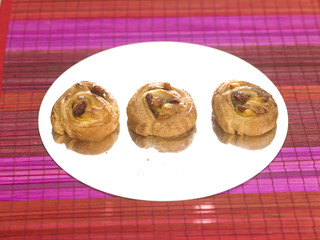 Minis pains aux raisins