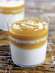 Blanc-manger mangue et lait de coco