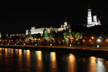 Fototapeta na wymiar kremlin palace panoramic view from the riverside
