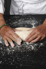 Façonner la pâte farinée 